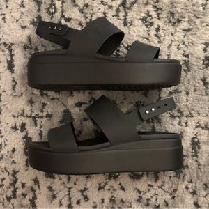 Crocs Brooklyn Low Wedge Sandal